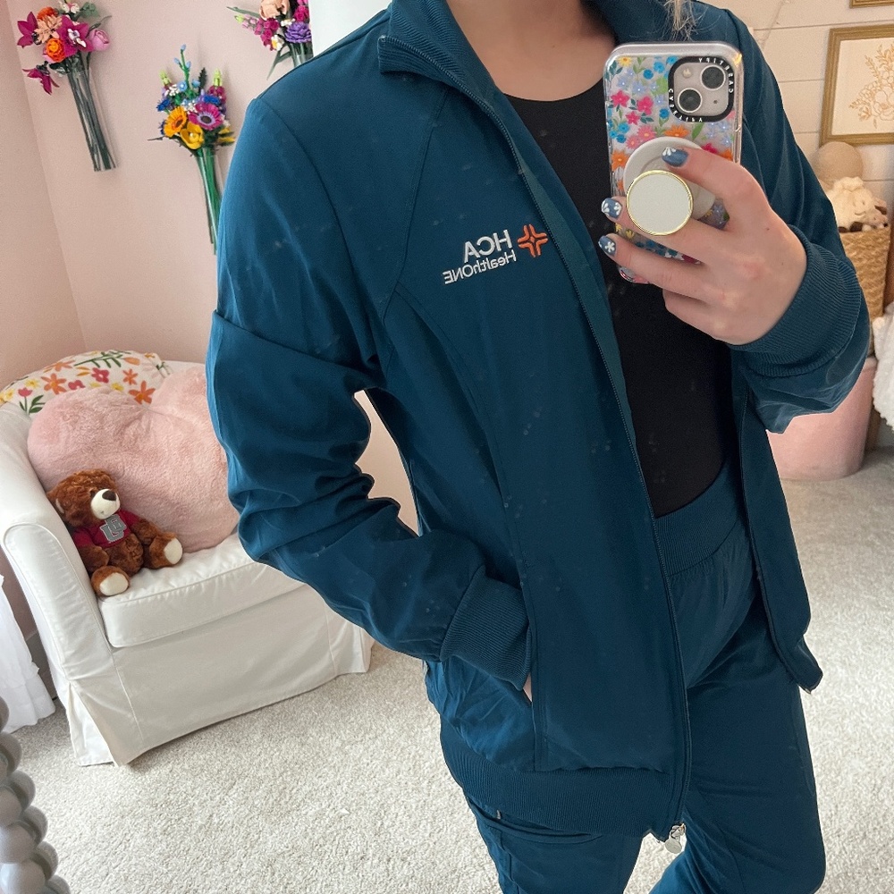 HCA HealthONE Cherokee Infinity Scrub Jacket